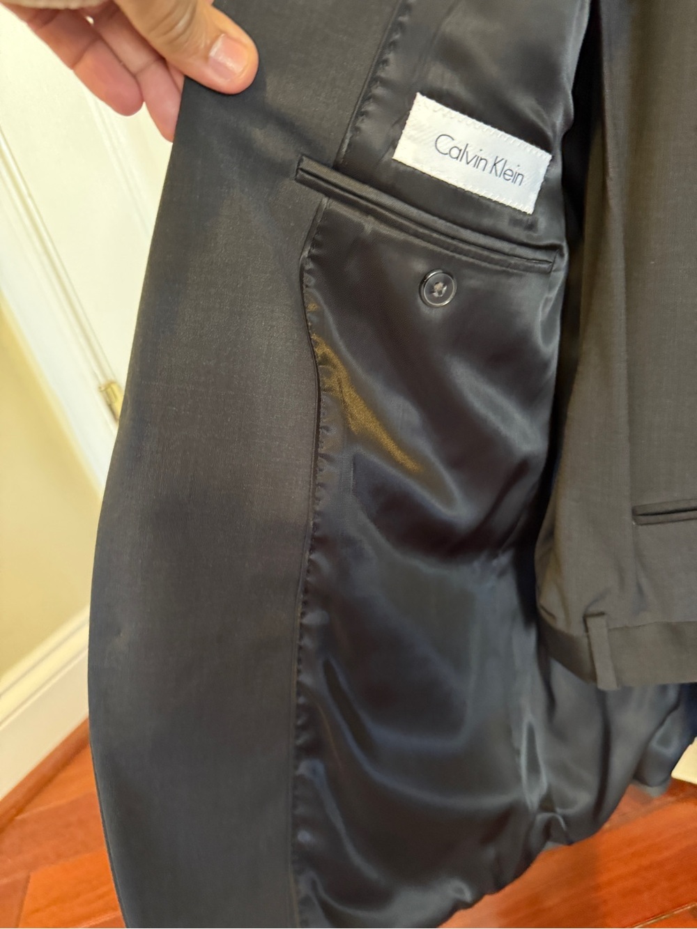 Calvin Klein Men's Charcoal Gray 2 piece Suit! - Picture 14 of 14